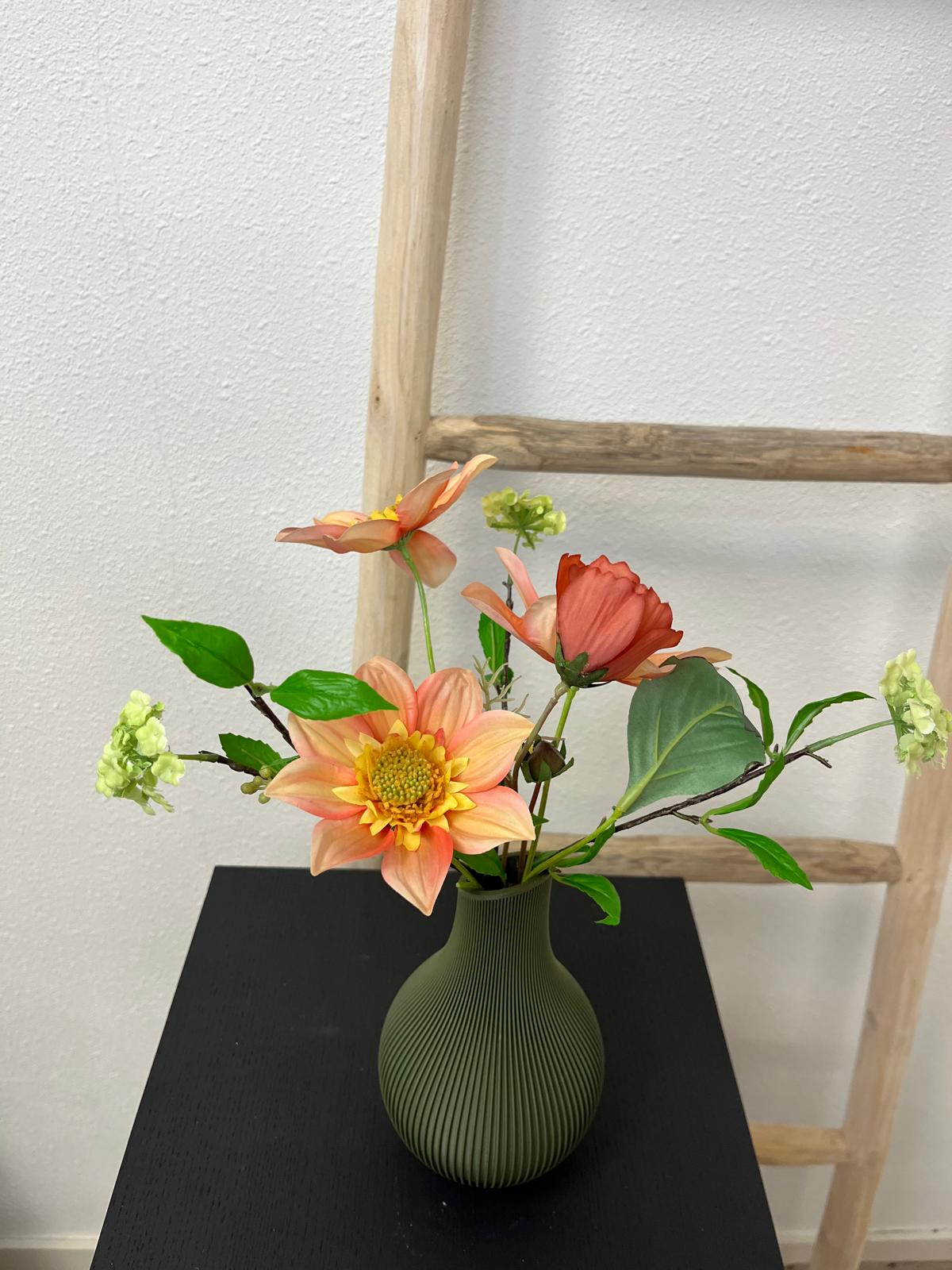 Vaasje + bloemen Fleura