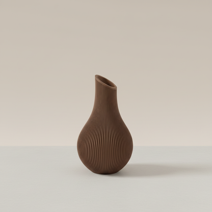 Donkerbruine geribde vaas studio