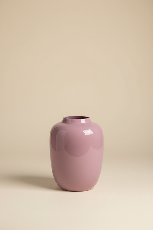 Roze glazen vaas studio foto